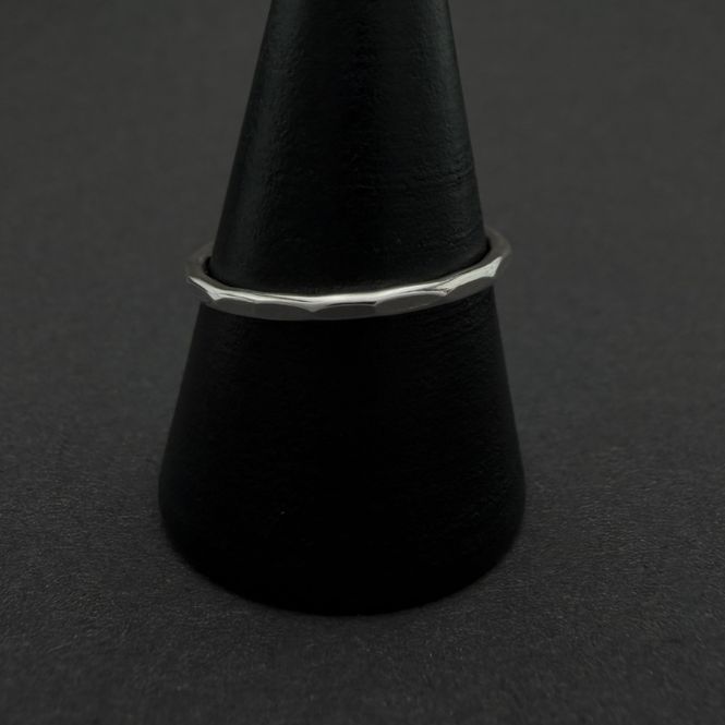 Hovedbilde Rund sølvring hamret tekstur, 1,6mm