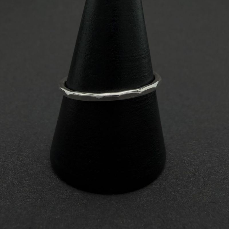 Rund sølvring hamret tekstur, 1,6mm
